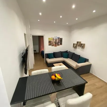 Cozy 1 Apartment *
